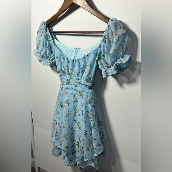 Francesca’s Light Blue Floral Romper - Picture 11 of 12